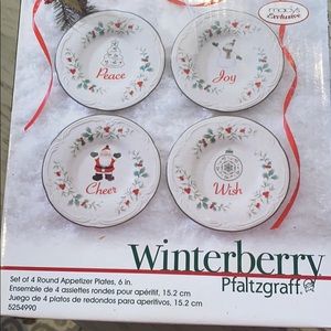 NWT-Pfaltzgraff Winterberry appetizer plates